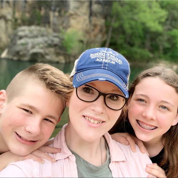 Meet your Posher, Samantha - Picture 2 of 3